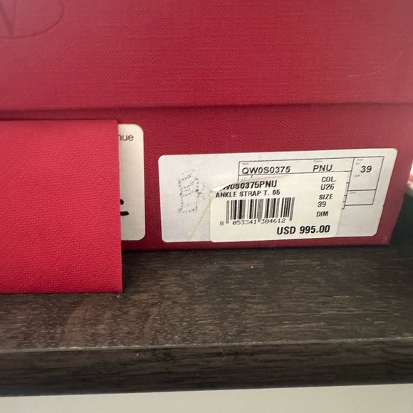 Valentino - Picture 9 of 10